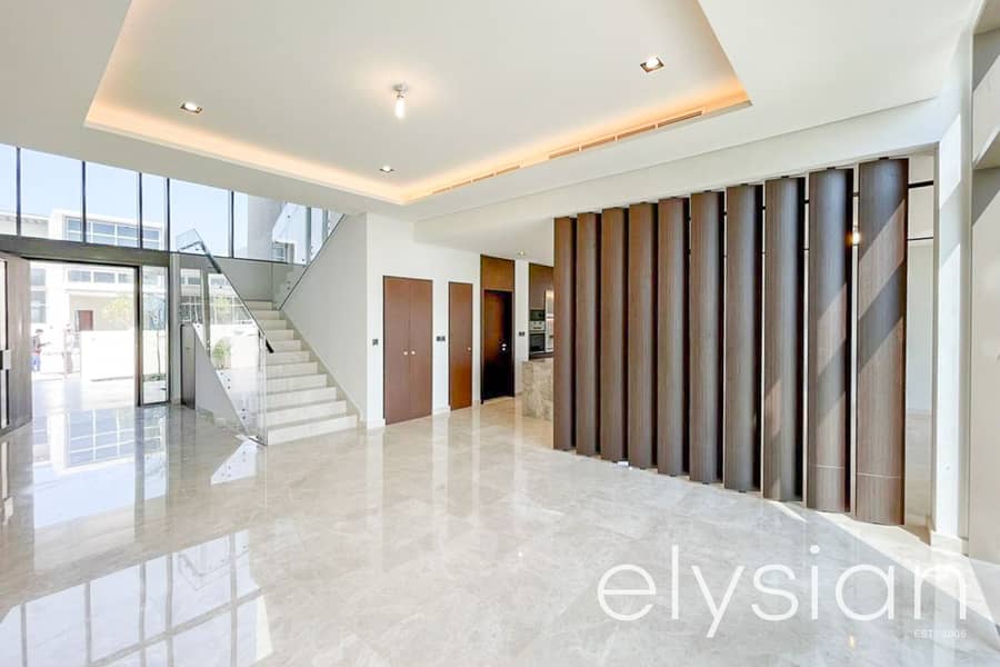 10 Re sale | B2 Contemporary | Huge layout