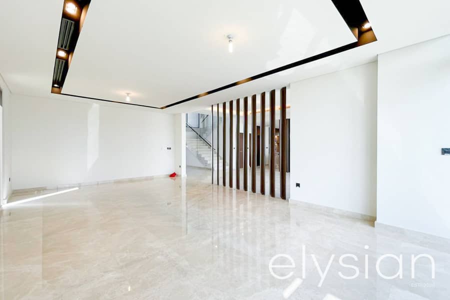 11 Re sale | B2 Contemporary | Huge layout
