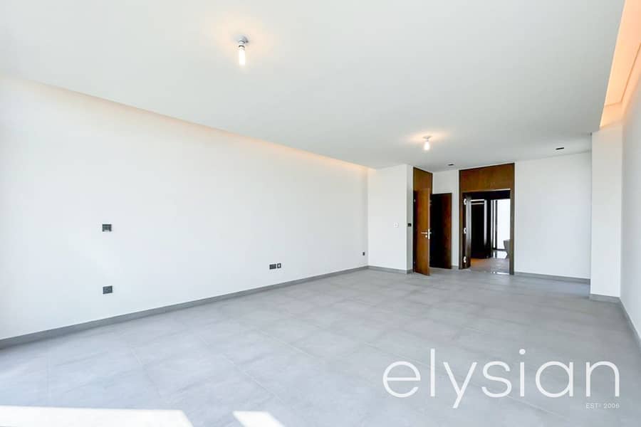 31 Re sale | B2 Contemporary | Huge layout