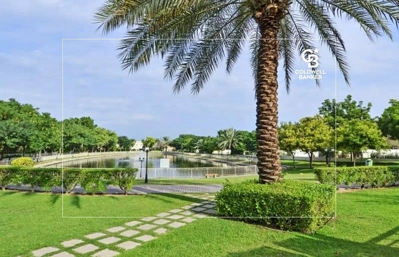 9 Villa with Lake View | Next to Souk and Exit | Large Plot
