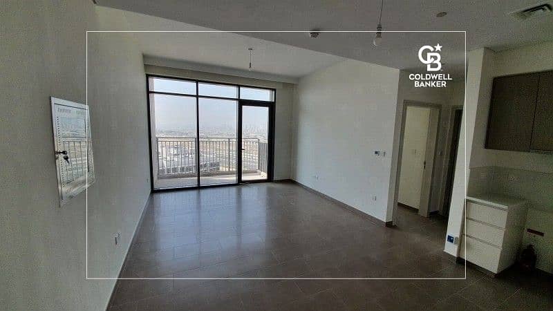 Top Floor in Park Heights: DHE: Brand New Apartment
