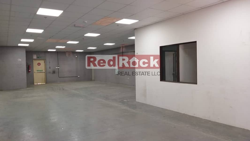 Bright 1817 Sqft Warehouse with Office In Ras Al Khor