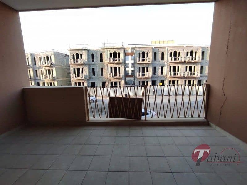10 Spacious Layout |4 Bedroom |Well maintained | Ready to move