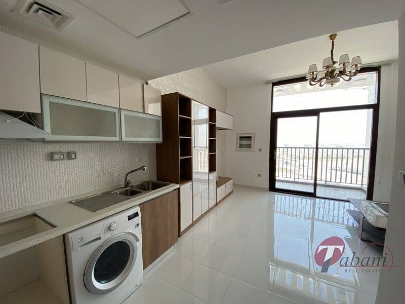 3 Brand New furnished| Close to metro|Great location