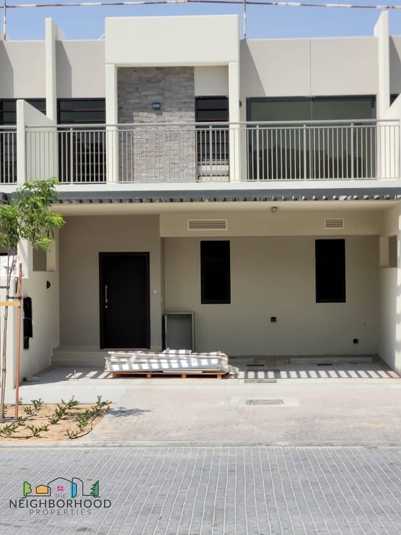 15 Years Service Charge Free ! /Lux Biggest Townhouse RH-MT Mid /Closed Kitchen / Payment Plan / 3BR+M+4.5 Baths