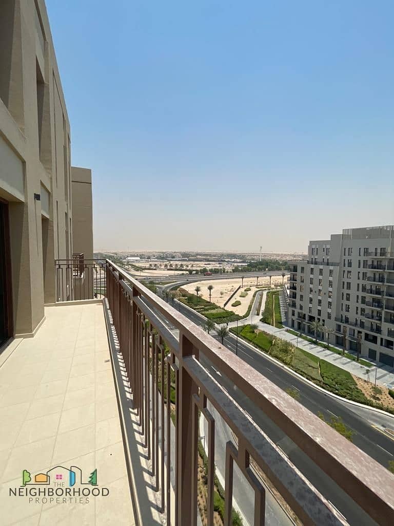 HUGE DUPLEX 3 BED!!! BEST VIEW IN TOWN SQAURE