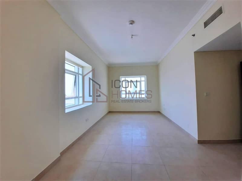 8 Beautiful 2 bed apartment| Spacious Layout|Plaza Residence