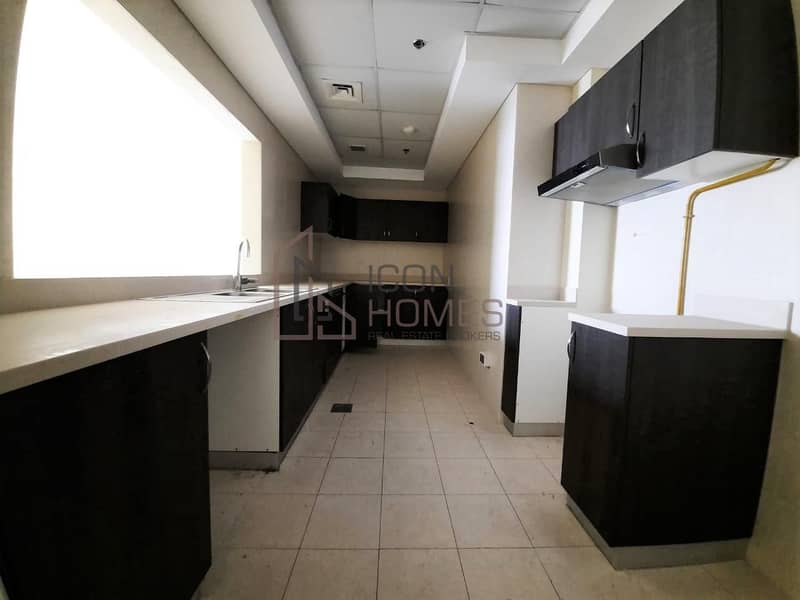 14 Beautiful 2 bed apartment| Spacious Layout|Plaza Residence