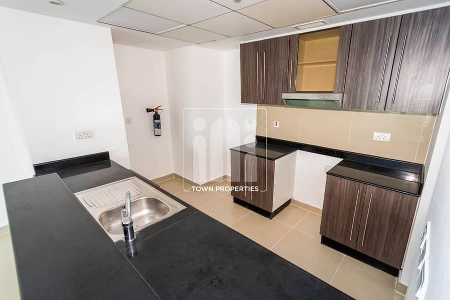 10 2BR Apt w/ Building View | Near to Garden