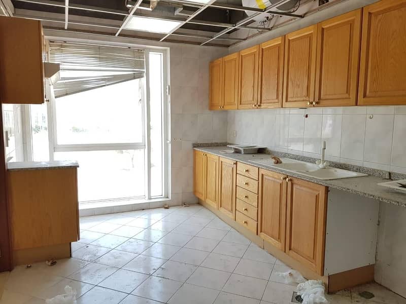 8 No Comission | 2 Months Free | 2 BR  3 Washrooms | Spacious Apartment.