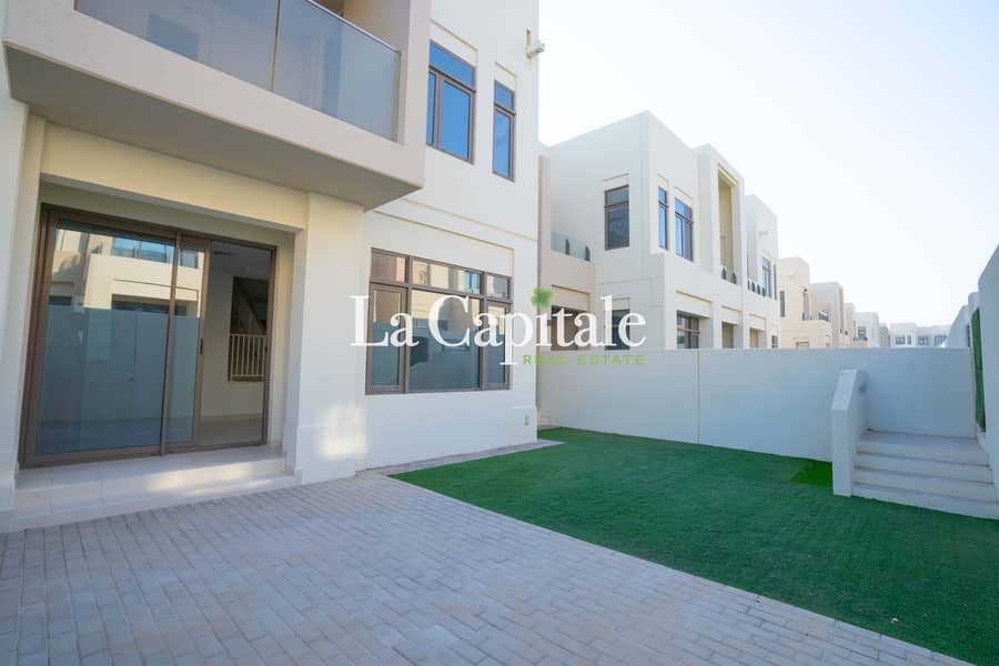 Near to Pool & Park | Type J Mid Unit