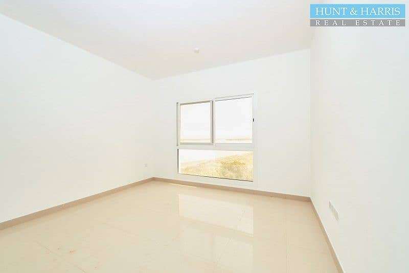 4 Mangrove View | 3 Bedroom + Maid | Ideal Location