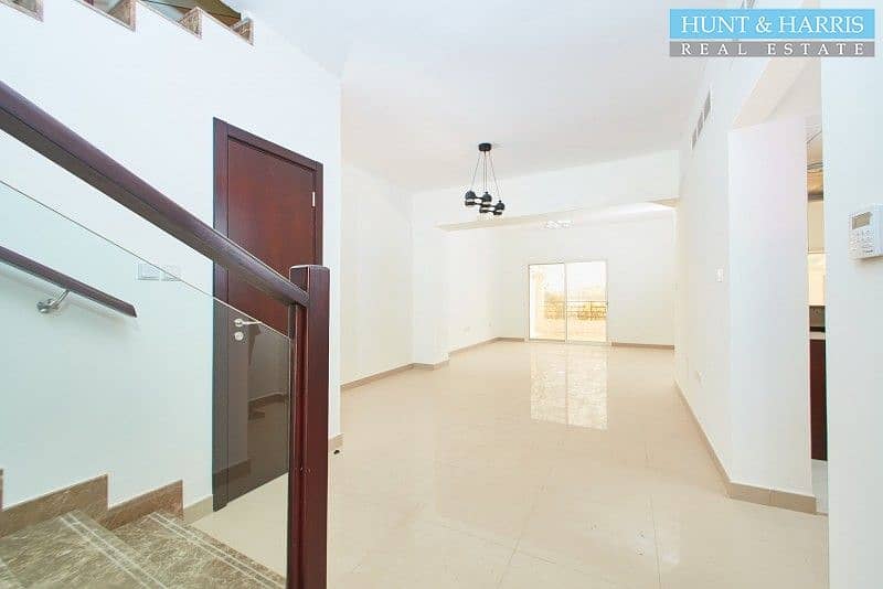 14 Mangrove View | 3 Bedroom + Maid | Ideal Location