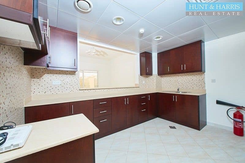 17 Mangrove View | 3 Bedroom + Maid | Ideal Location