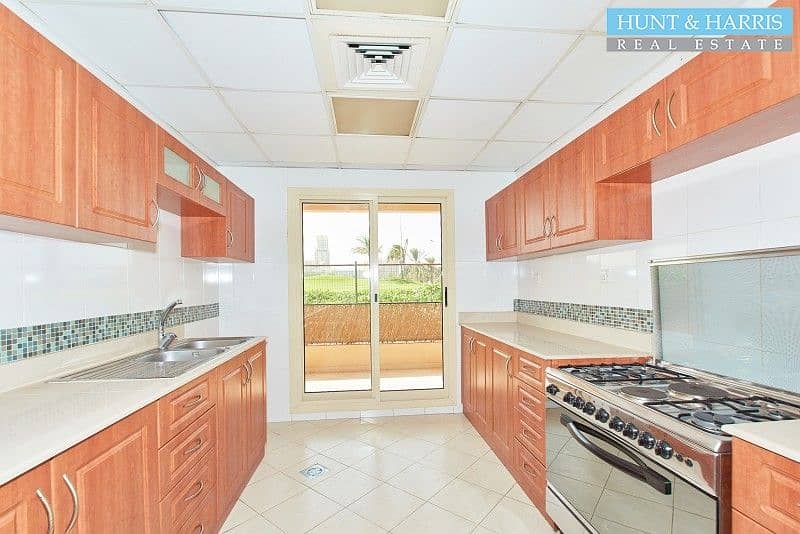 18 Full Golf View - Closed Kitchen - Excellent Location