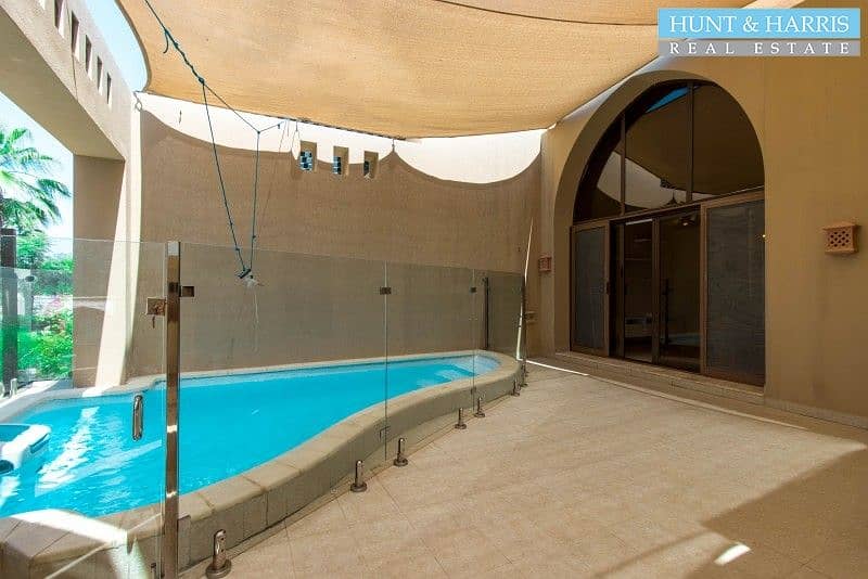 17 Beautifully Modified Villa - Open Kitchen - Private Pool