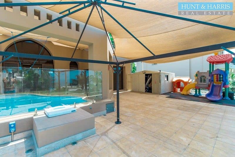 25 Beautifully Modified Villa - Open Kitchen - Private Pool
