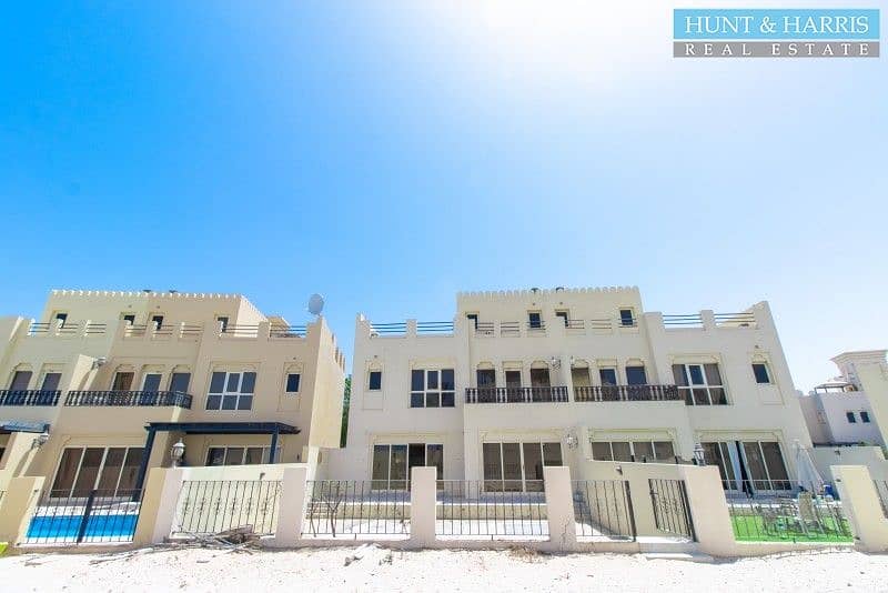 35 Rare Beachfront Townhouse - Walkable to the Golf Course