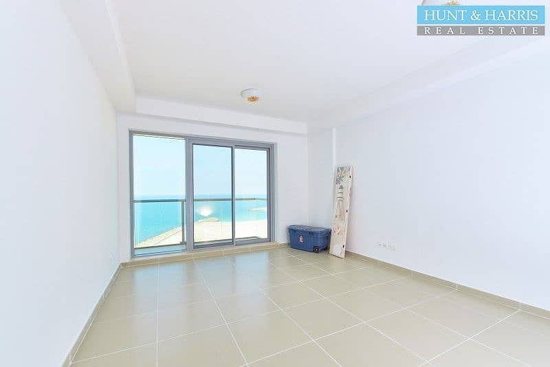 4 Stunning Sea View - High Floor - Immaculate Condition