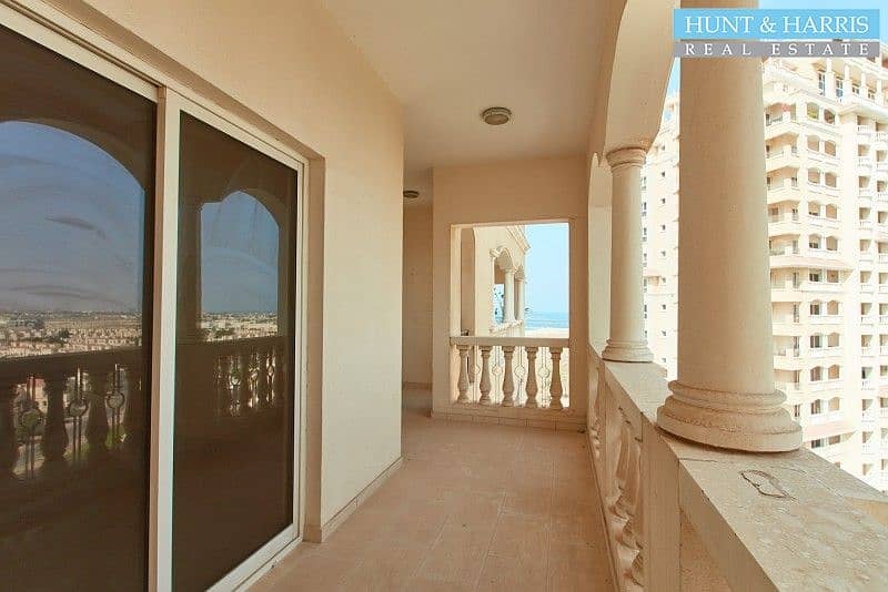 10 Largest Balcony - Stunning Sea View - Freshly Maintained