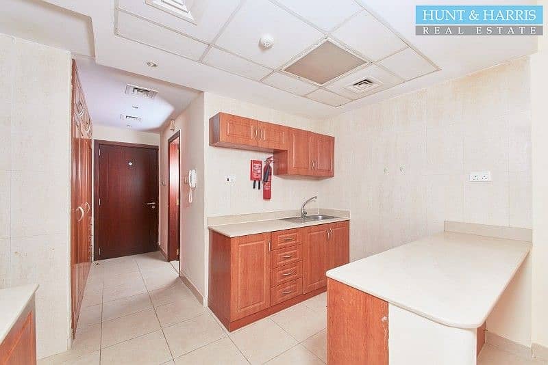 8 Amazing Value - Al Hamra Village - Marina Apartment