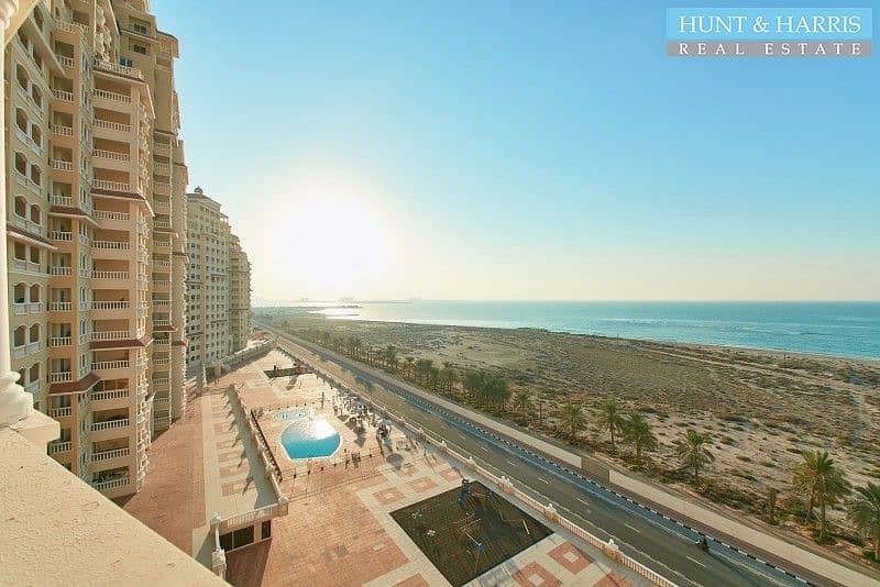 2 Stunning Sights - Sea View - Spacious Two Bedroom
