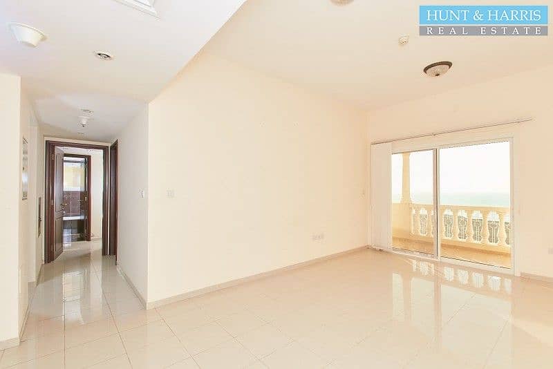 4 Stunning Sights - Sea View - Spacious Two Bedroom
