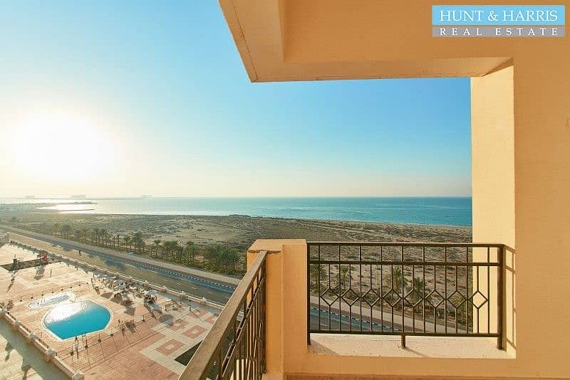 14 Stunning Sights - Sea View - Spacious Two Bedroom