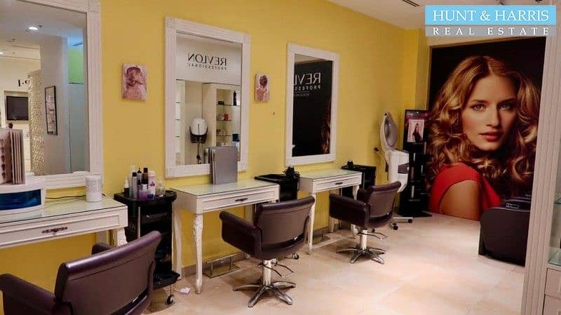 2 Amazing Fitted Salon - Fully Equipped