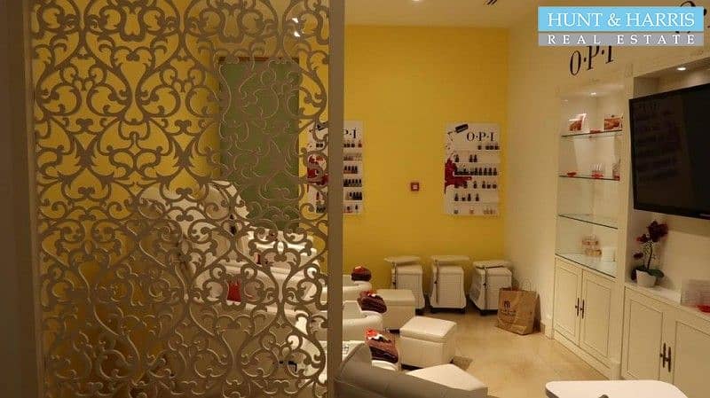 7 Amazing Fitted Salon - Fully Equipped