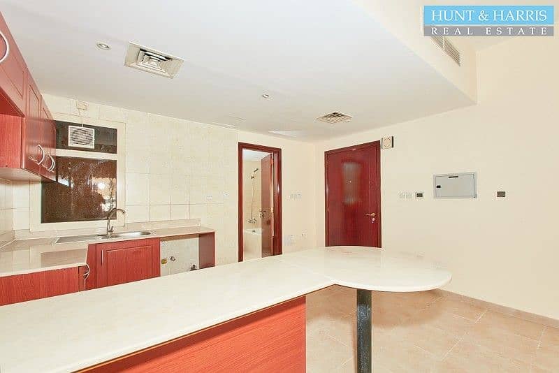 3 Ground Floor Studio - Ease of Access - Close to the Mall