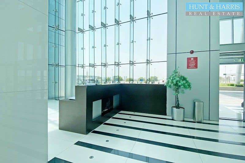 17 Fully Fitted Office with Magnificent Views - Julfar Towers
