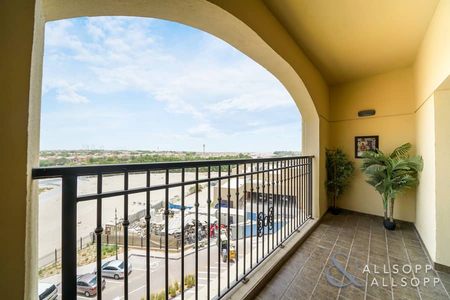 6 Exclusive | 2 Bedrooms | Large Balcony