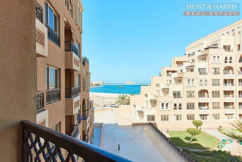 Spacious Studio Apartment - Sea View - Fully Furnished