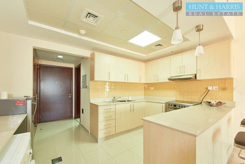 11 Spacious Studio Apartment - Sea View - Fully Furnished