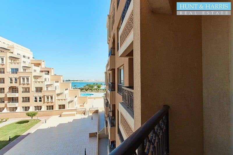 21 Spacious Studio Apartment - Sea View - Fully Furnished