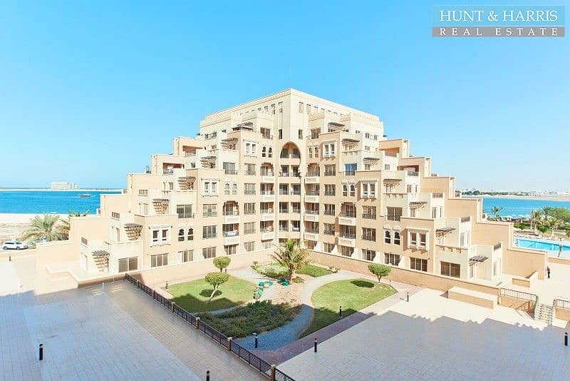 24 Spacious Studio Apartment - Sea View - Fully Furnished