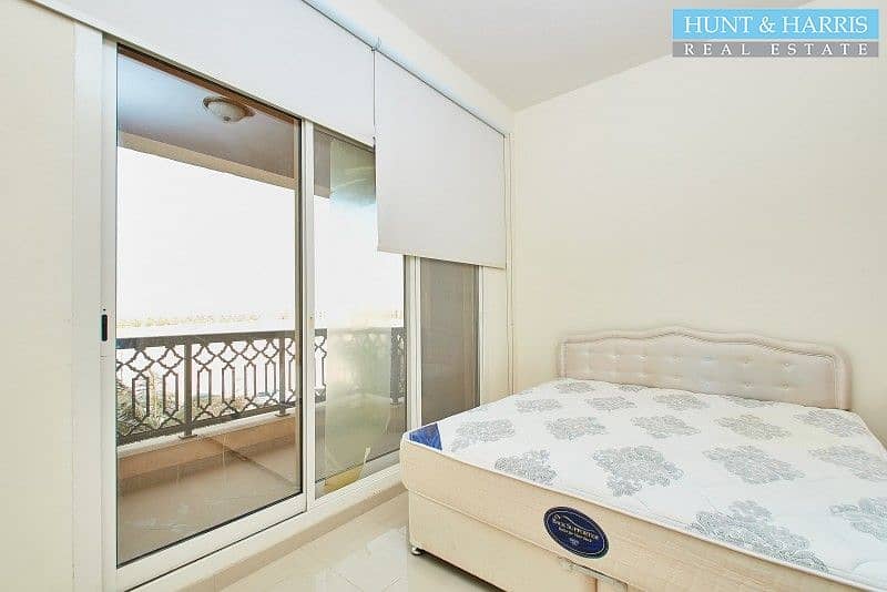 2 Large Fully Furnished Studio with Stunning Sea Views