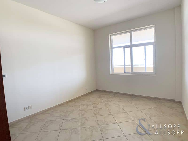 6 Two Bedroom | Utility Room | Big Terrace