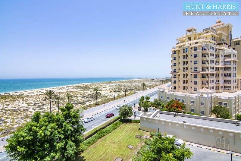 16 Stunning 2 Bedroom furnished apartment - Sea view