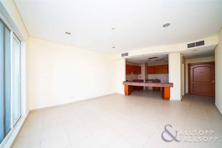 2 1 Bed | Pool and Garden View | Good condition