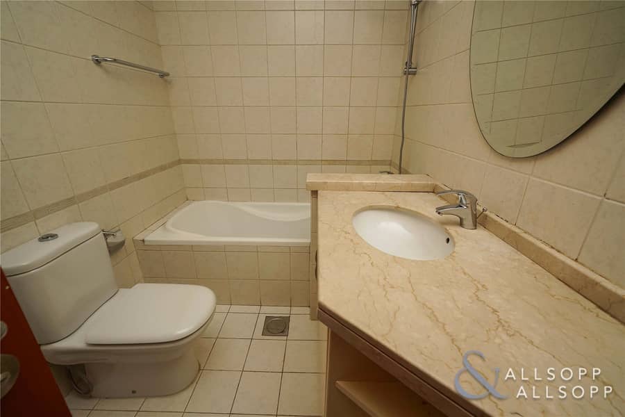 10 1 Bed | Pool and Garden View | Good condition