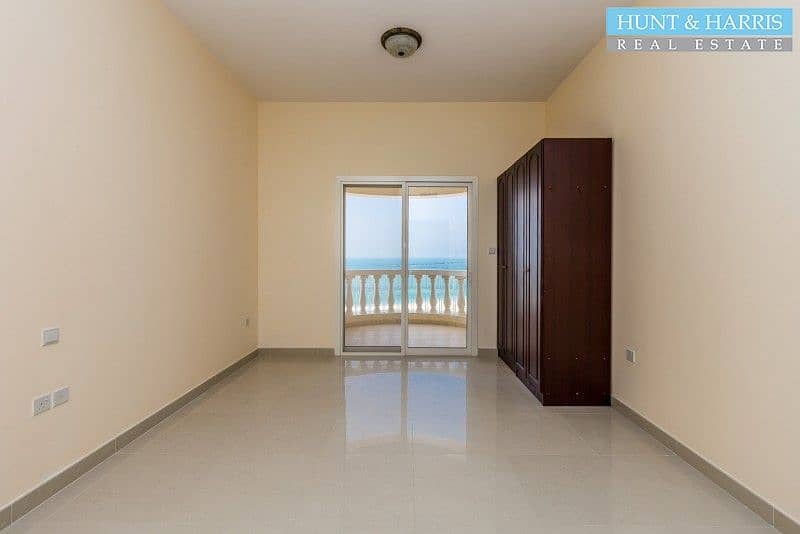 Fully Furnished Studio Apartment with Stunning Sea Views