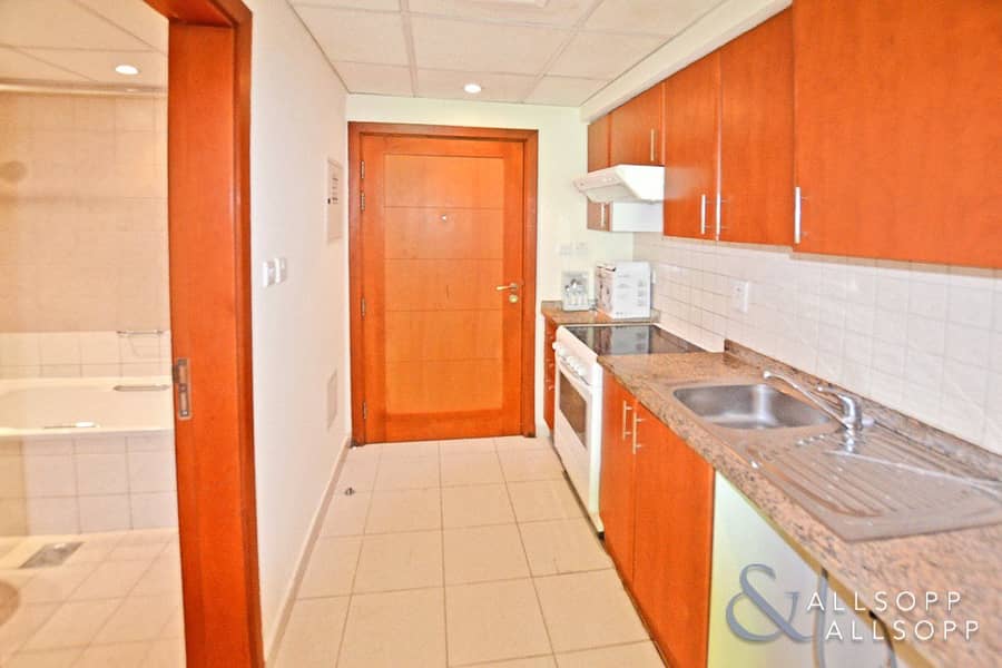 5 Studio | Chiller Free | Well Maintained