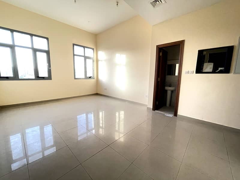 ARTISTIC and ELEGANT | 1 BED ROOM APARTMENT | WARDROBES | CENTRAL GAS