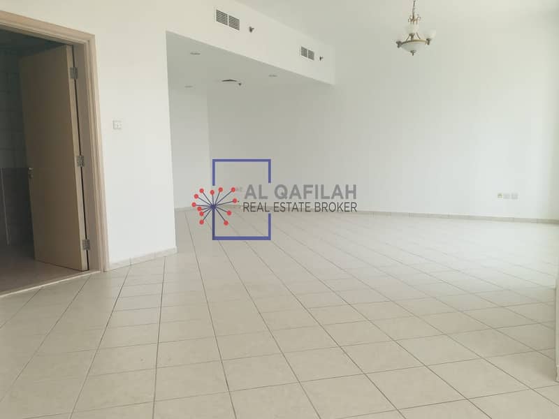 شقة في أبراج سعيد شارع الشيخ زايد 3 غرف 105000 درهم - 4956397