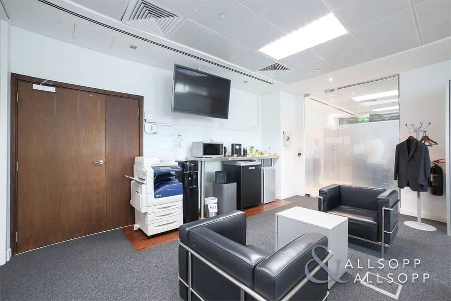 19 Furnished Office | 12 Parking Spaces | DIFC