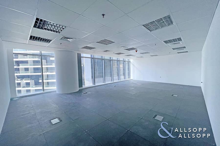 Lake views | Lower floor | Open plan office