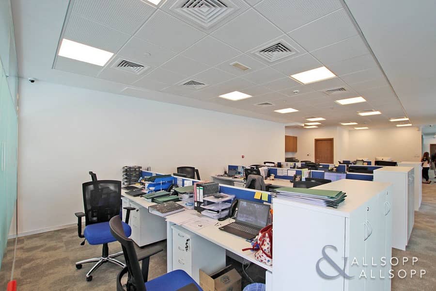 16 Fully Fitted | Burj Facing | Corner Office