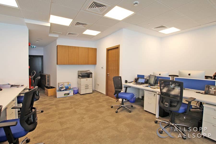 17 Fully Fitted | Burj Facing | Corner Office